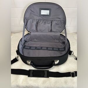 Vintage make-up/toiletry case.